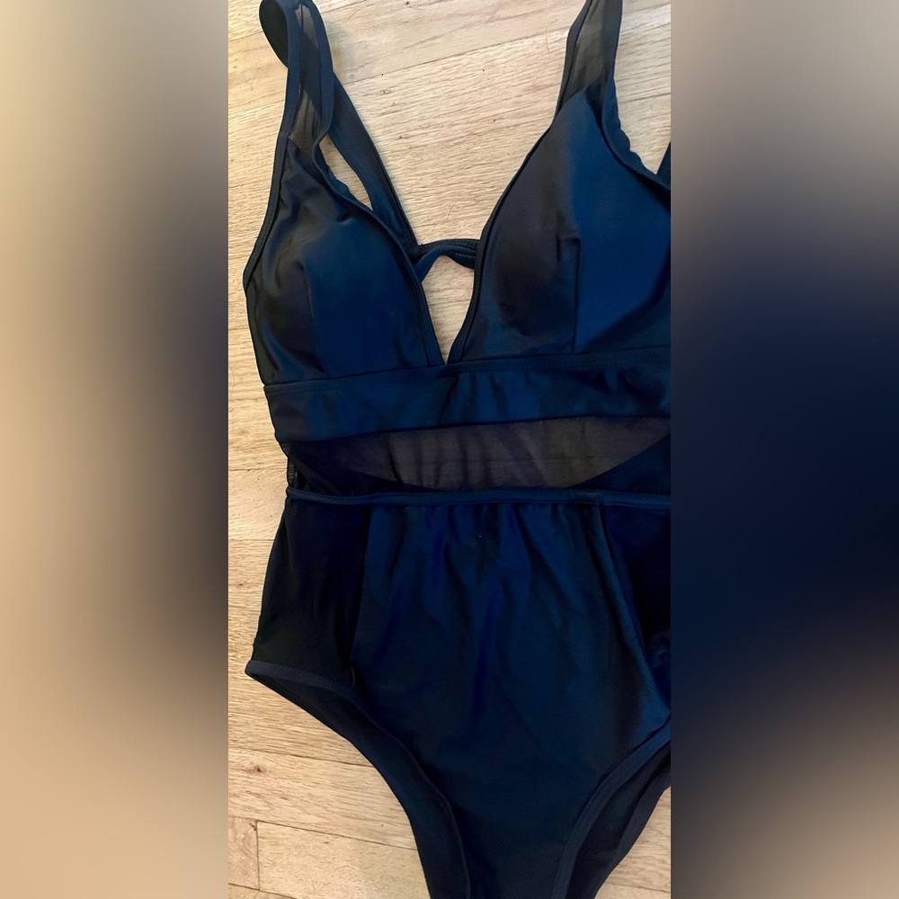 NEW Cupshe Bathing Suit Mesh Cut-outs Sz Lg